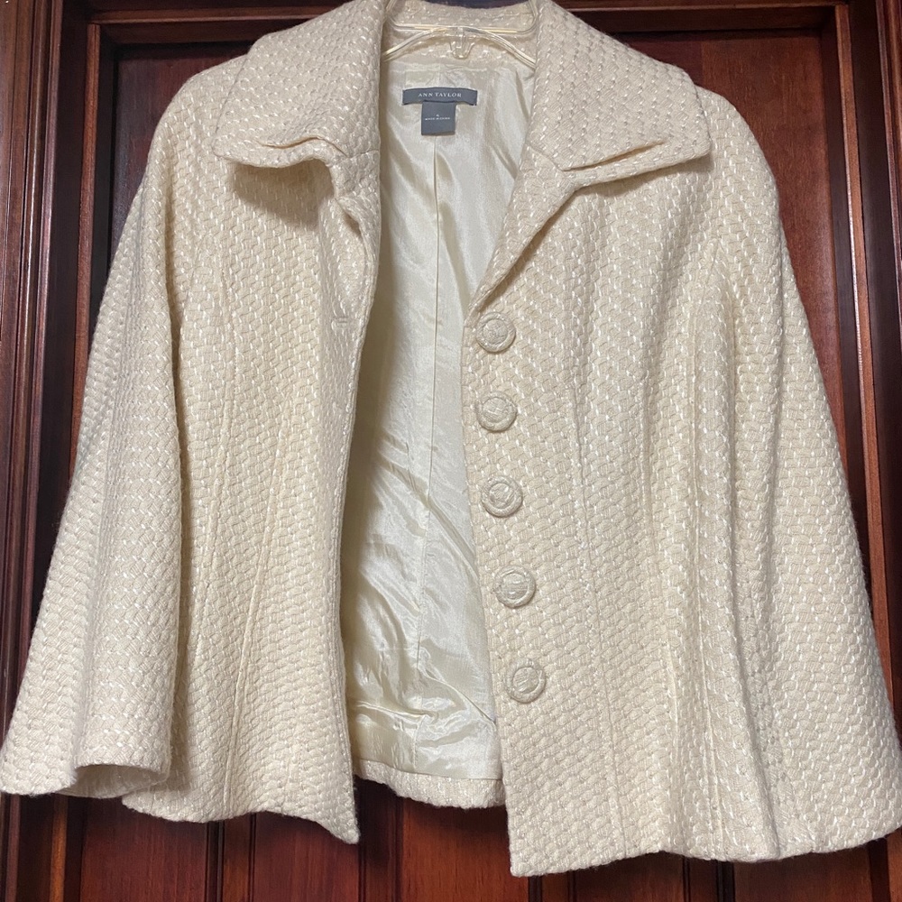Beautiful Ann Taylor wool blazer